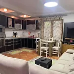 Albania Dream Holidays ティラナ